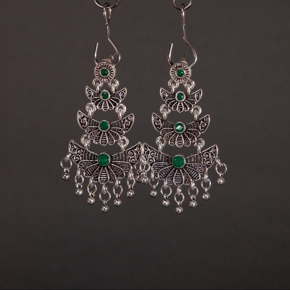 Beautiful tier style earring